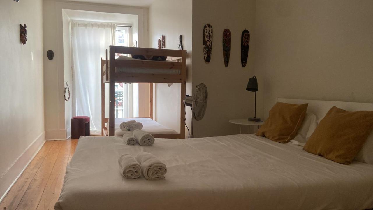 Chiado Happy Rooms Lisbon Bagian luar foto