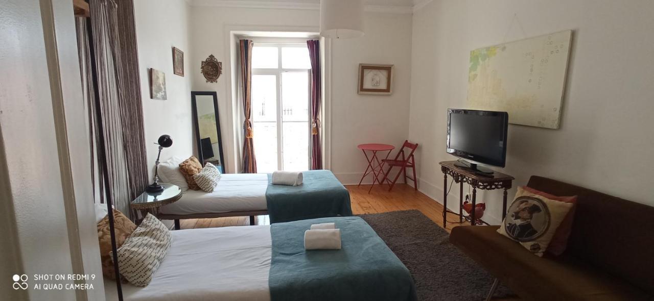 Chiado Happy Rooms Lisbon Bagian luar foto
