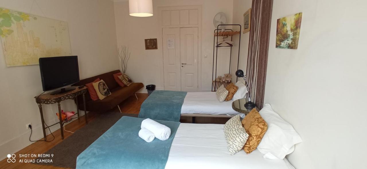 Chiado Happy Rooms Lisbon Bagian luar foto