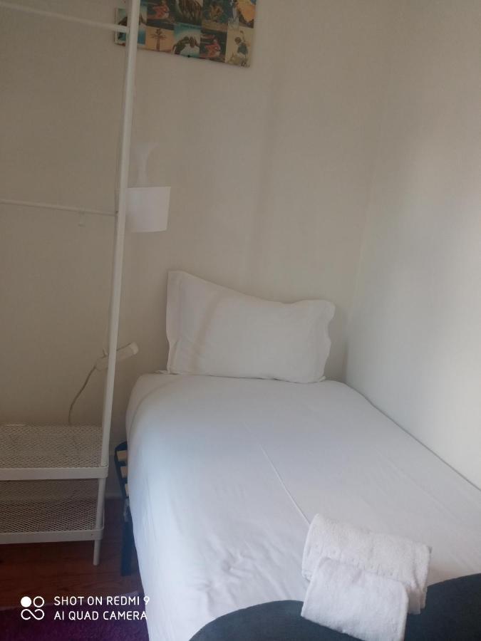 Chiado Happy Rooms Lisbon Bagian luar foto